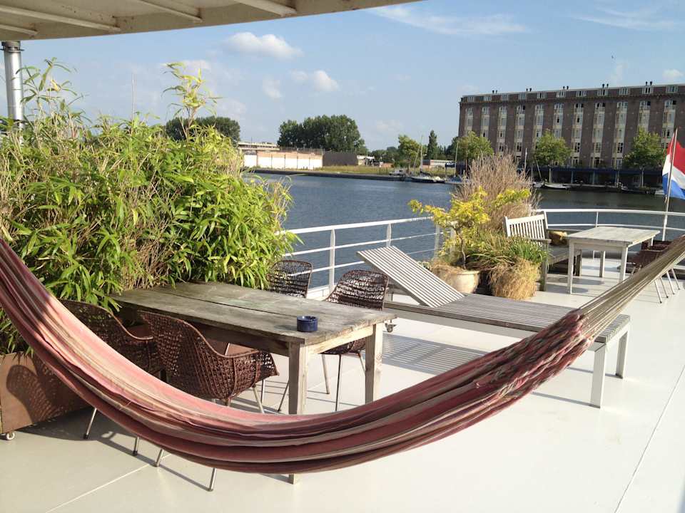 Terrassendeck.  Somoya's Saloon