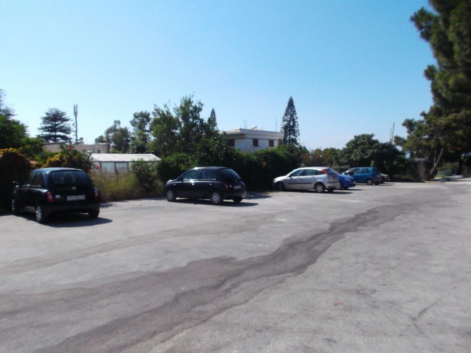 Parkplatz Hotel Filerimos Village