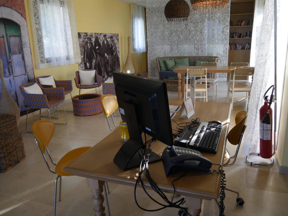 Blick in die Bibliothek vom Hapimag Cefalù Hapimag Resort Cefalù