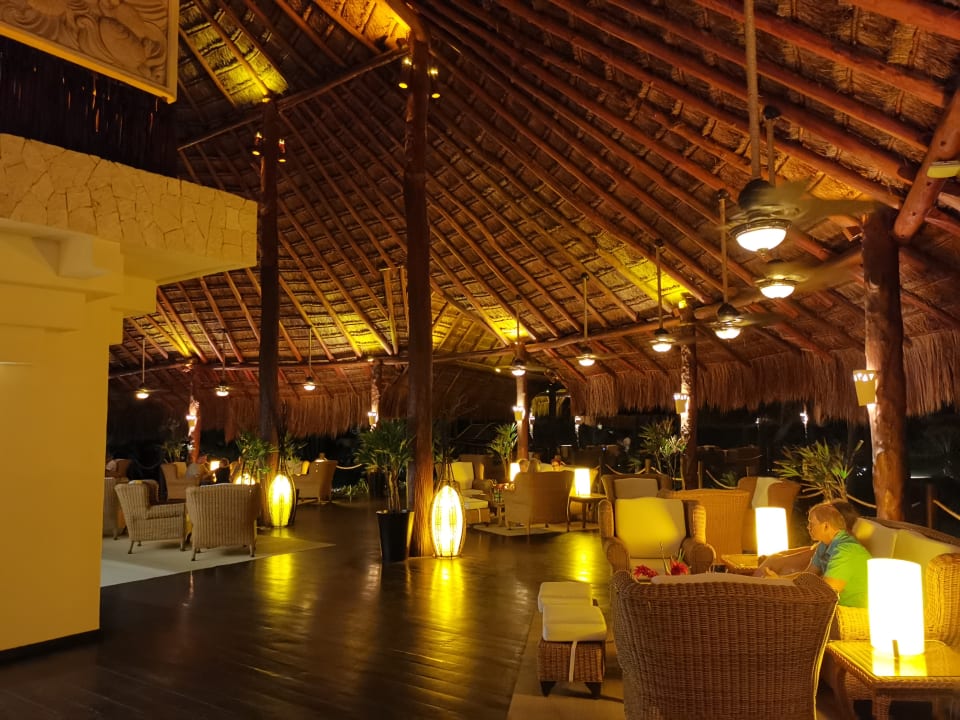 Lobby Akumal Bay Beach & Wellness Resort