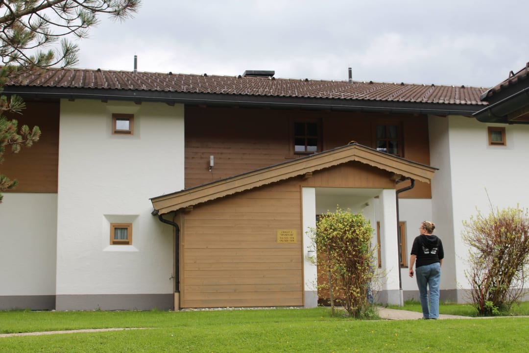 Eingang zu den Chalets Lisi Family Hotel Reith bei Kitzbühel