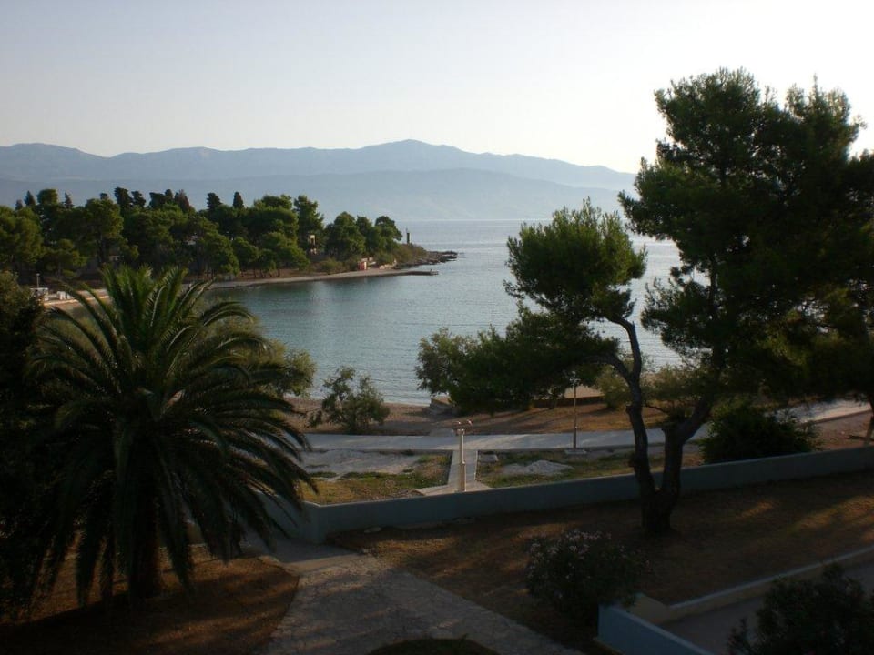 Ausblick vom Zimmer auf die Bucht Waterman Svpetrvs  Resort
