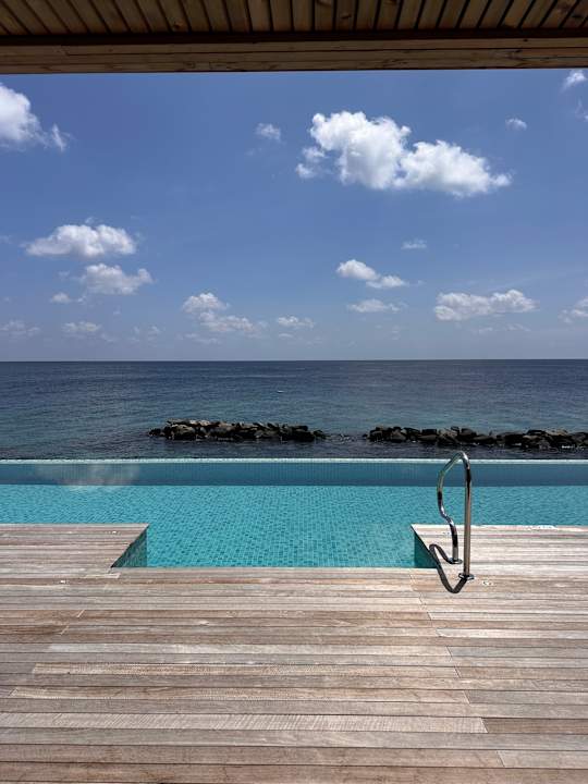 Pool ananea Madivaru Maldives