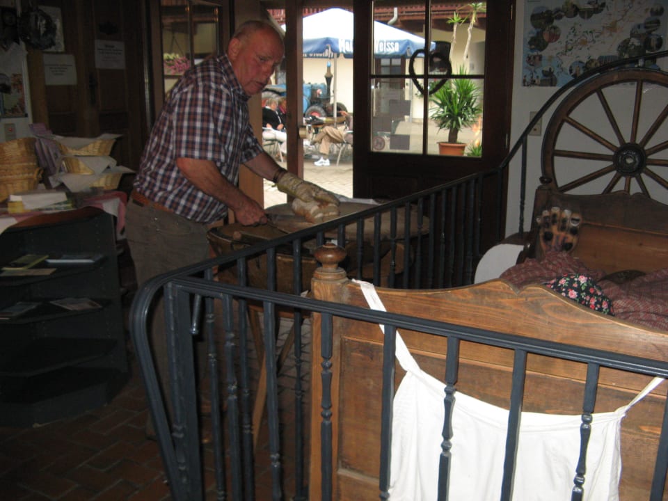 Senior-Chef bei der Arbeit Hotel Sonnekalb