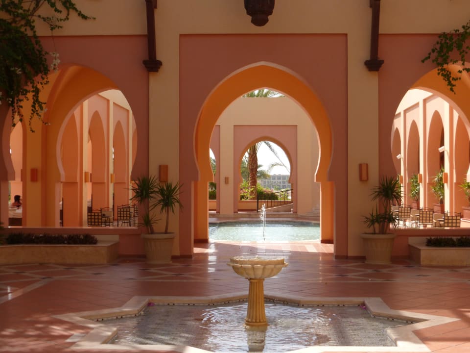 Eingang Steigenberger Coraya Beach - Adults only