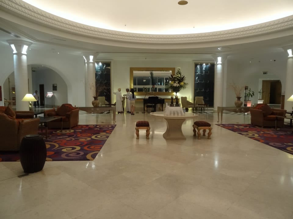 Mit leiser Hintergrundmusik Hilton Salalah  Resort