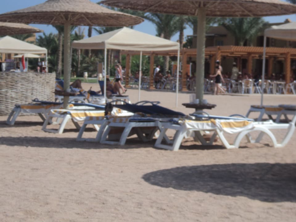 Вид с пляжа на бар Stella Garden Resort & Spa, Makadi Bay