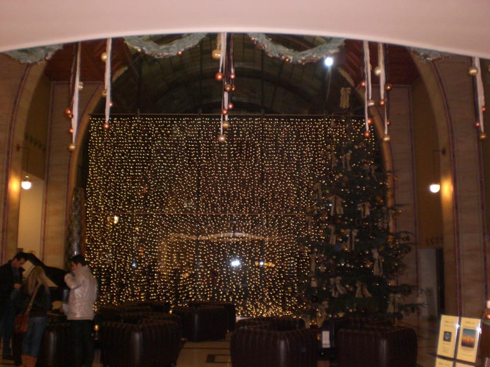 Weihnachtliche Dekoration Continental Hotel Budapest