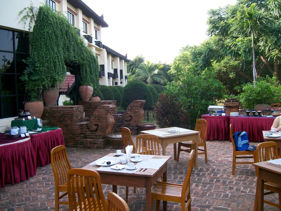 Außenbereich des Restaurants Amazing Bagan Resort