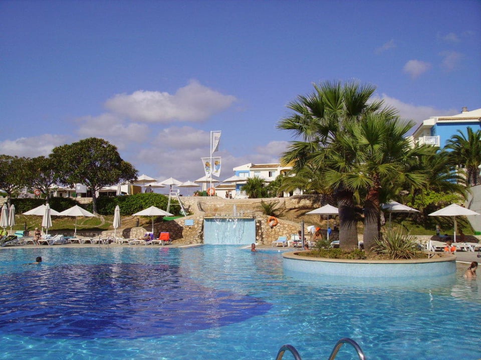 1 von 2 gepflegten Pools blau punta reina