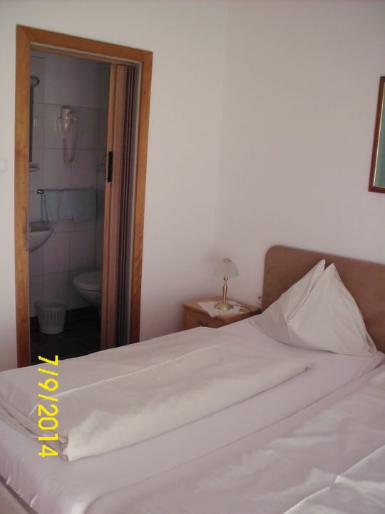 S. Faltschiebetüre Hotel Rosenheim & Dependance