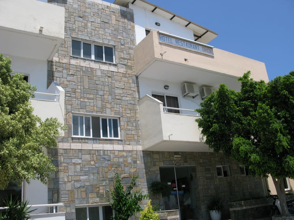 Hauptgebäude Orion Hotel