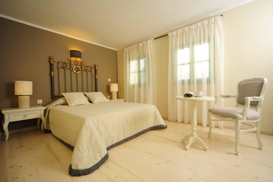 Executive Suite Hotel Mythos