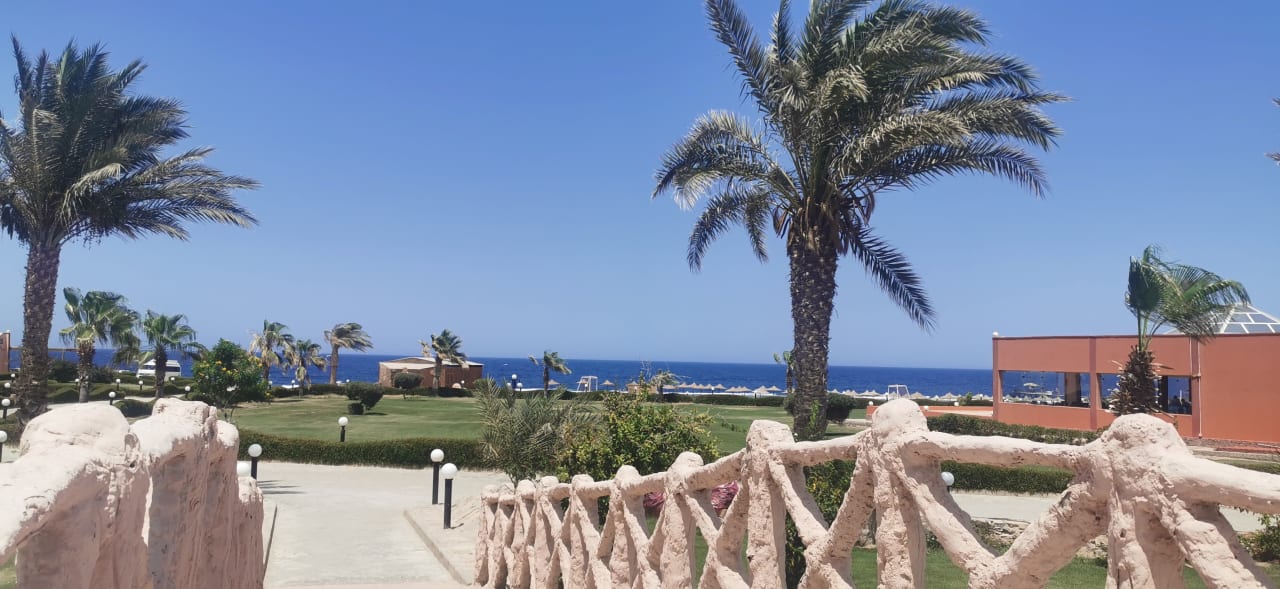 Gartenanlage Three Corners Happy Life Beach Resort