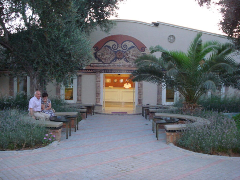 Eingang vom Can Garden Can Garden Beach