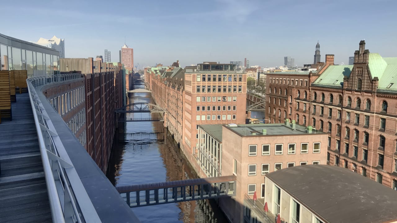 Ausblick AMERON Hamburg Hotel Speicherstadt