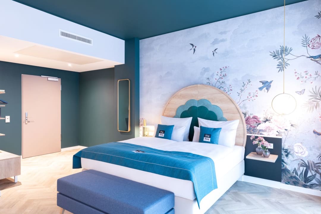 Zimmer Holiday Inn - the niu, Flower Konstanz