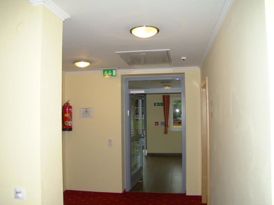 Flur mit Aufzug Hotel Brückenwirt