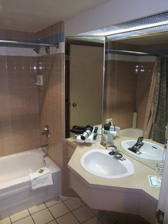 Etwas kleines Badezimmer Hotel Banff Caribou Lodge and Spa