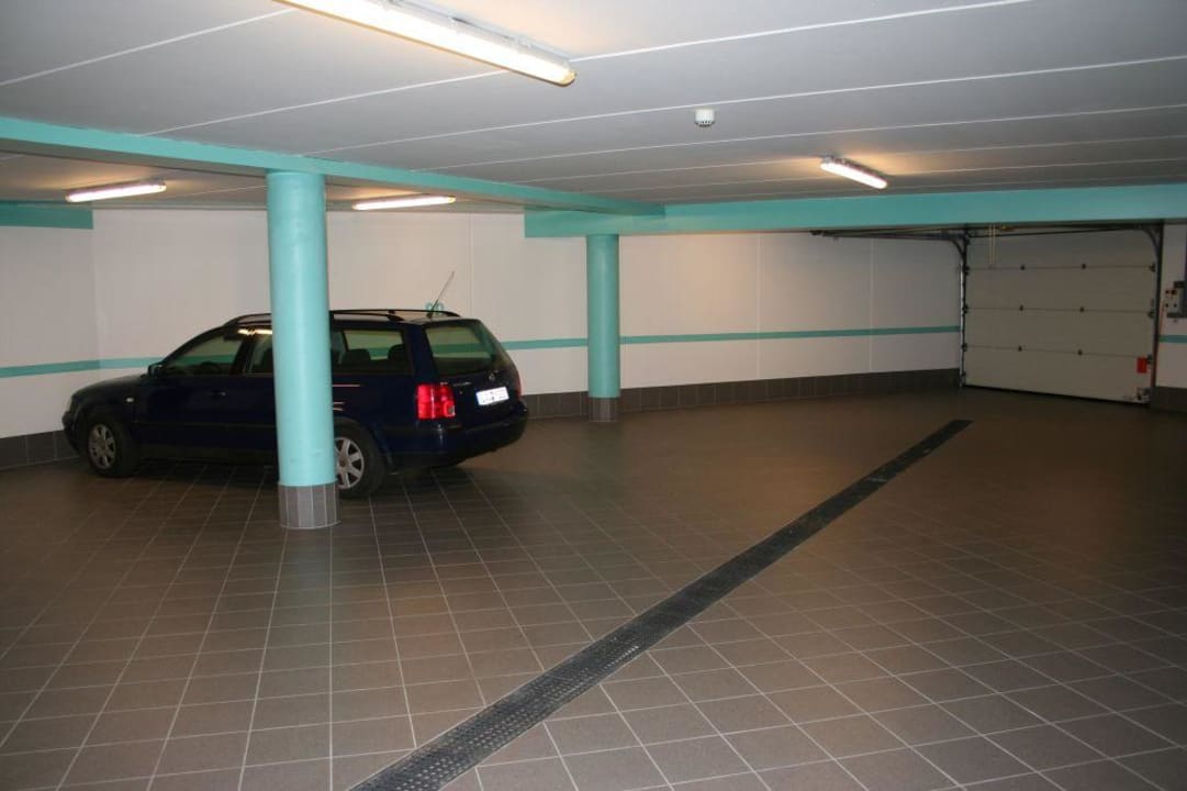 Teilansicht Tiefgarage Hotel-Pension Flora