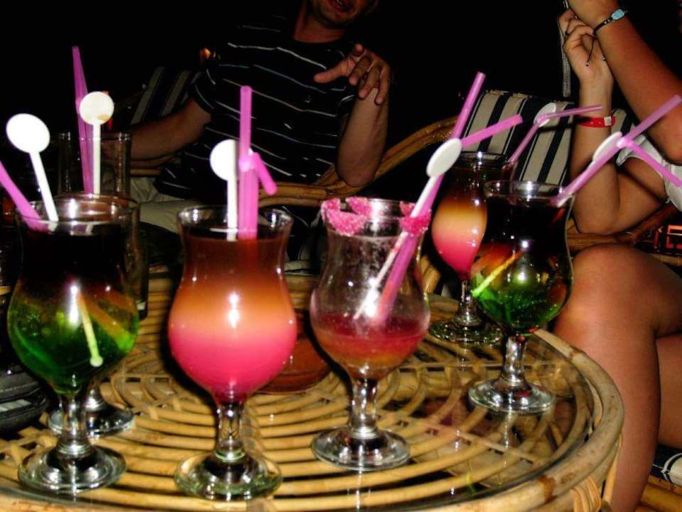 Kolorowe drinasy Regency Plaza Aqua Park & Spa