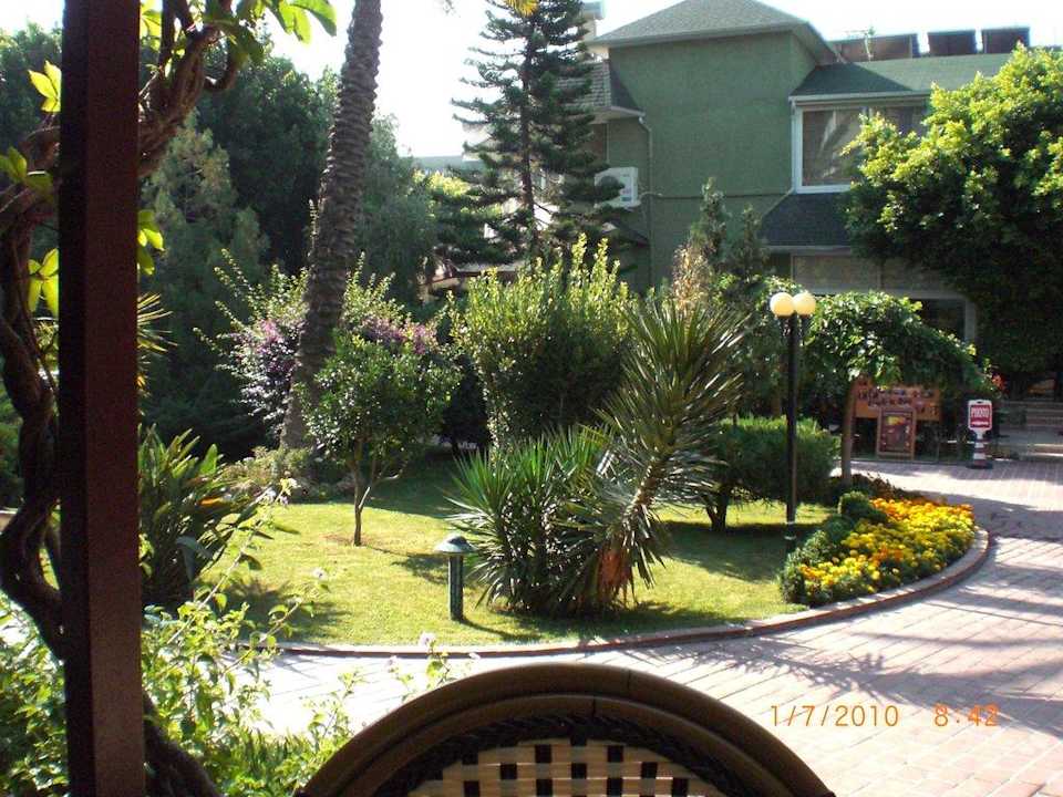 Grünanlage Hotel Gardenia Beach