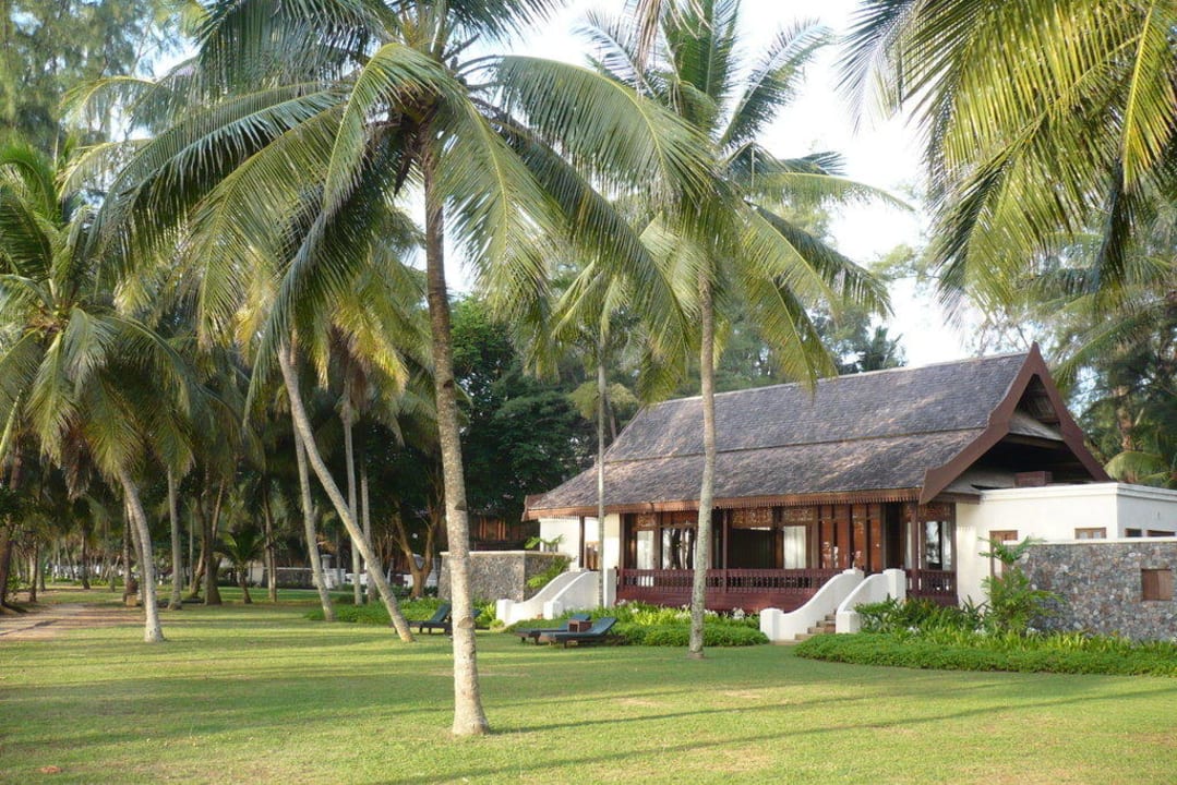Garten mit Anjung-Zimmer Hotel Tanjong Jara Resort