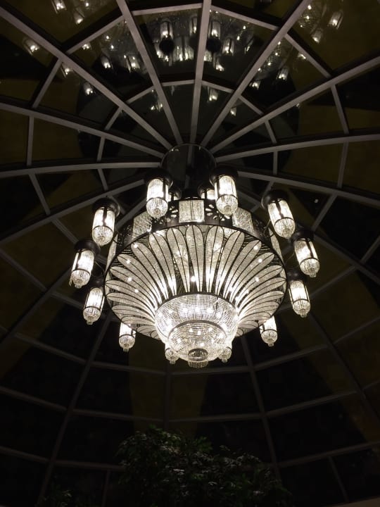 Der Kronleuchter in der Lobby. Side Alegria Hotel & Spa - Adults only +16