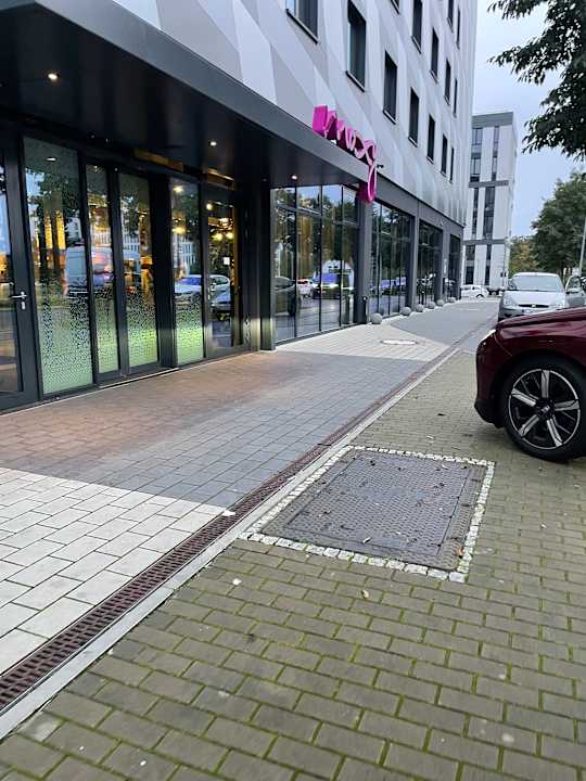 Außenansicht Moxy Berlin Airport