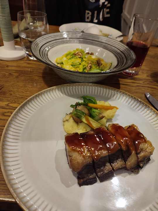 Gastro Acanthus Cennet Barut Collection
