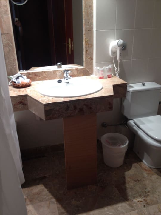 Waschbecken mit "Holzstütze" Hotel Bahia del Sol