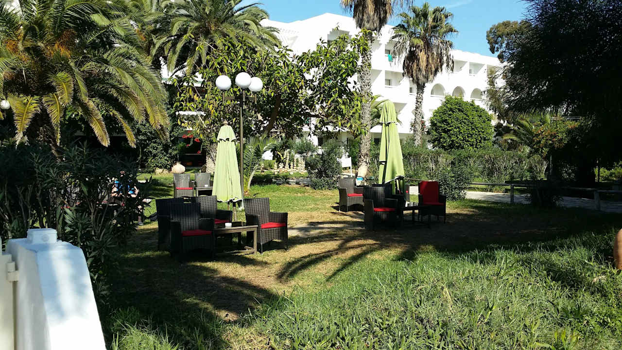 Der gepflegte Garten The Orangers Beach Resort and Bungalows