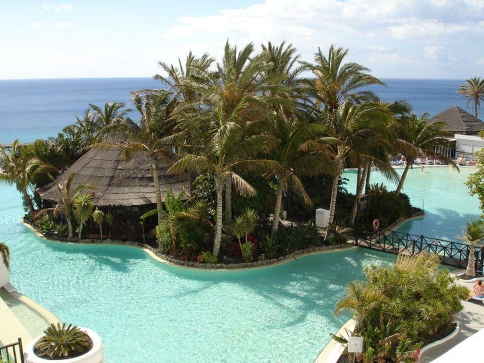 Hauptpool mit der Coco Loco Bar Club Jandia Princess