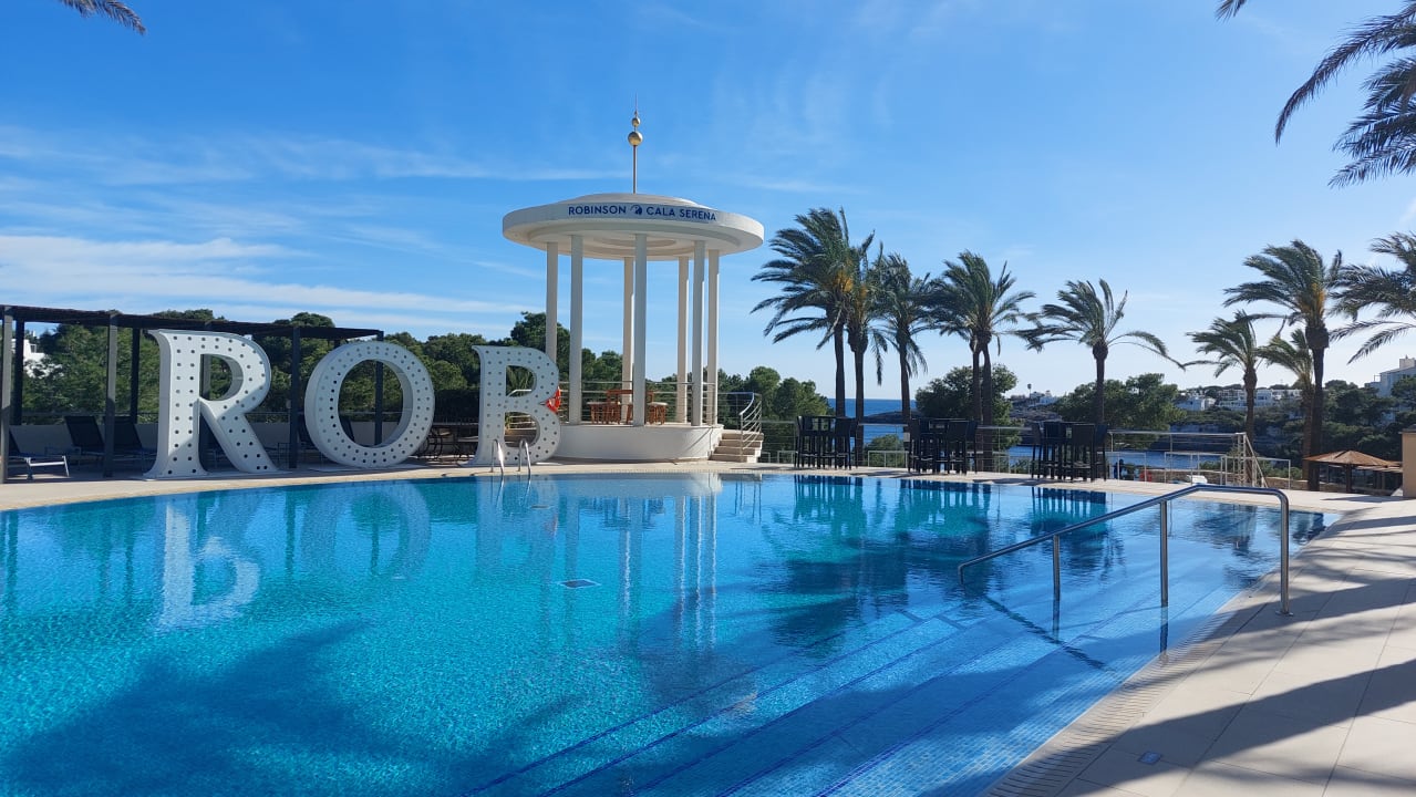Pool ROBINSON CALA SERENA