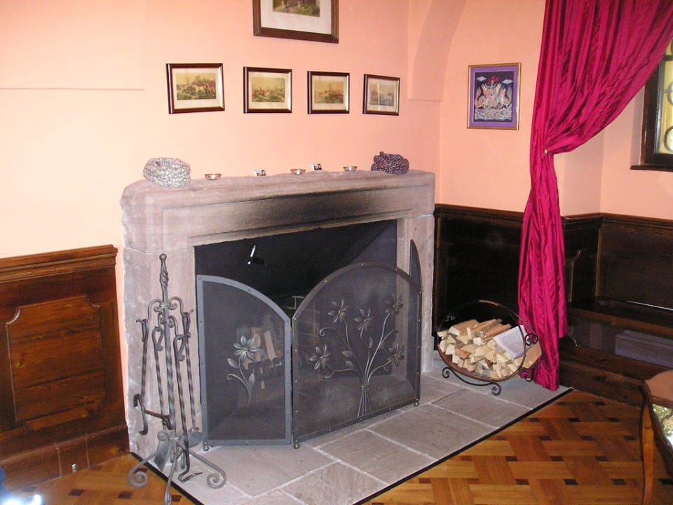 Suite Hotel Schloss Jemniste