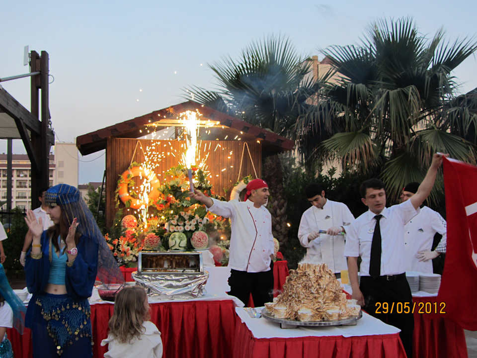 Türkisch Abend Eis Feuerwerk und Sekt Hotel Sultan of Side