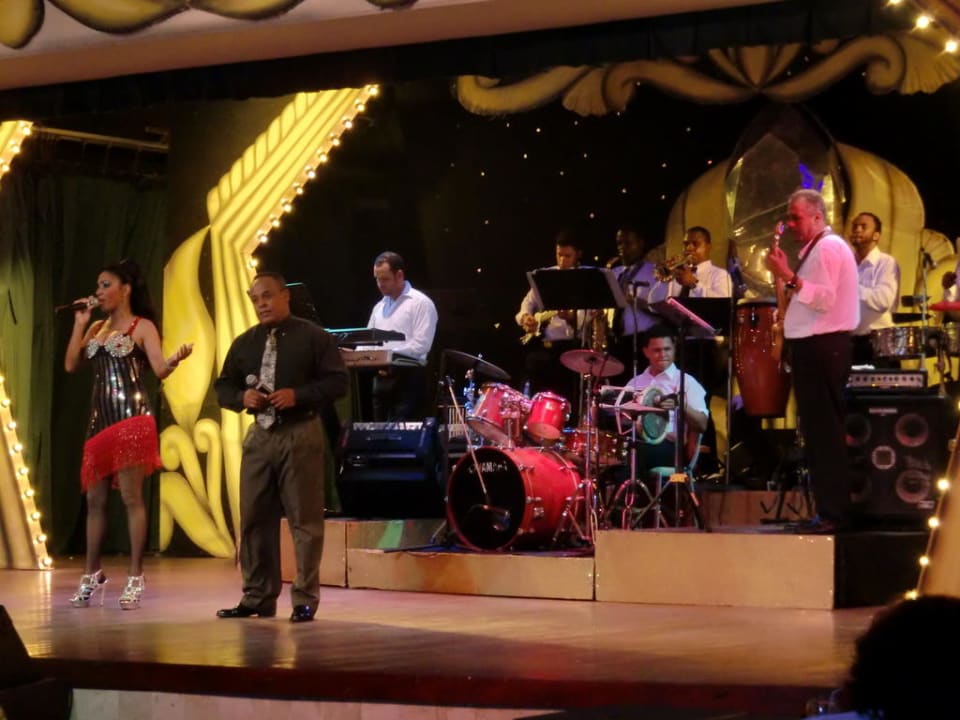 Abendunterhaltung Iberostar Waves Dominicana