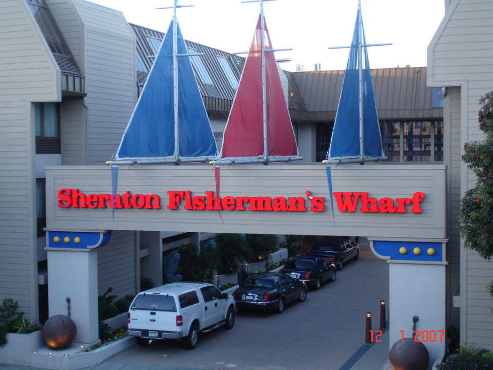 Hoteleinfahrt Hotel Riu Plaza Fisherman’s Wharf