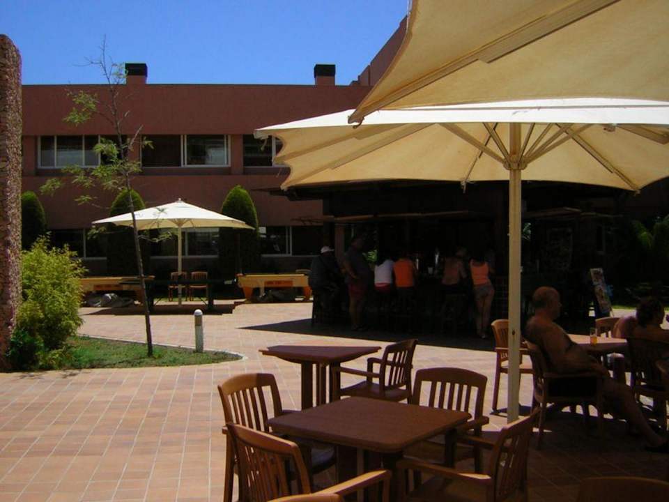 Poolbar mit Tischtennis & Billard Aparthotel Arena Center