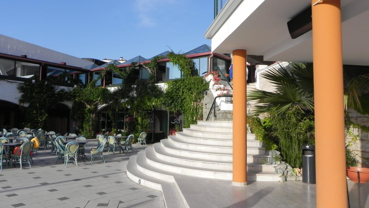 Treppe zu den Pools Aldiana Club Rocca Nettuno Calabria
