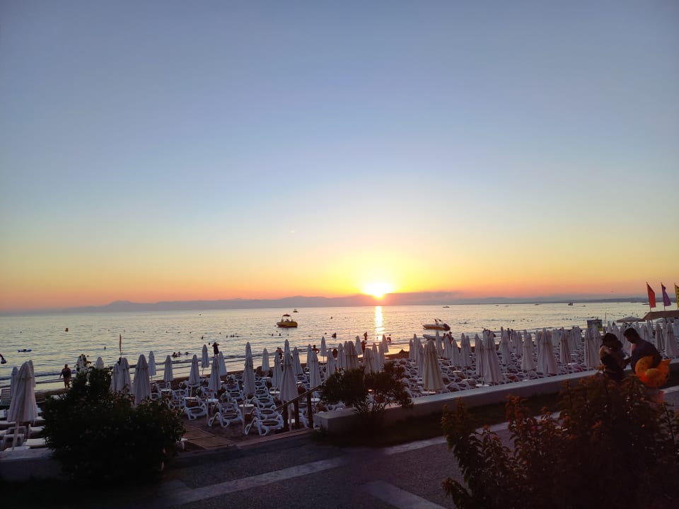 Strand Side Bay Hotel