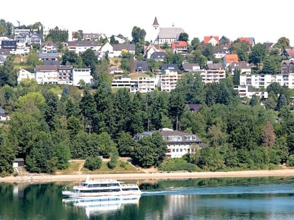 Aussenanschicht vom Sorpesee aus Bildungszentrum Sorpesee