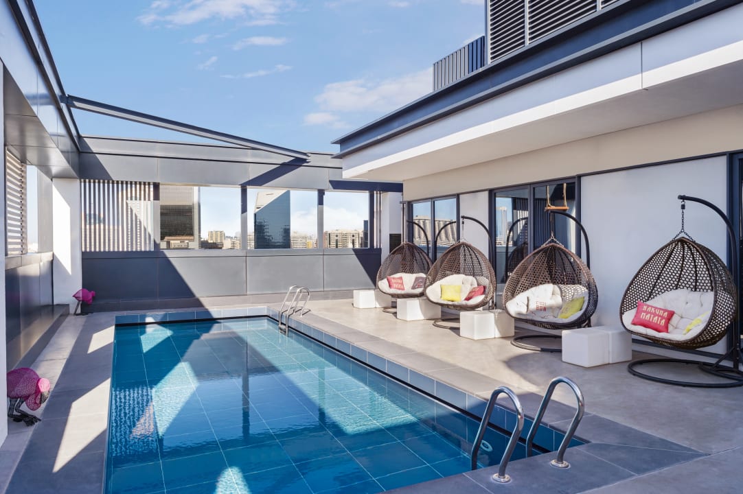 Pool Hampton by Hilton Dubai Al Seef