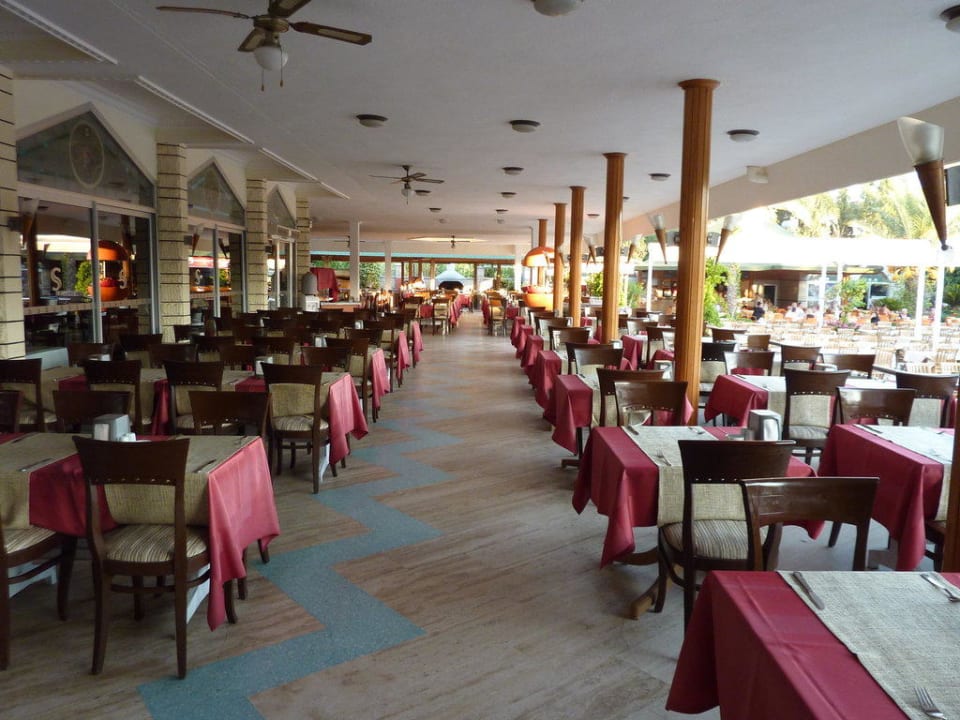 Terrasse vom Hauptrestaurant Saphir Hotel & Villas
