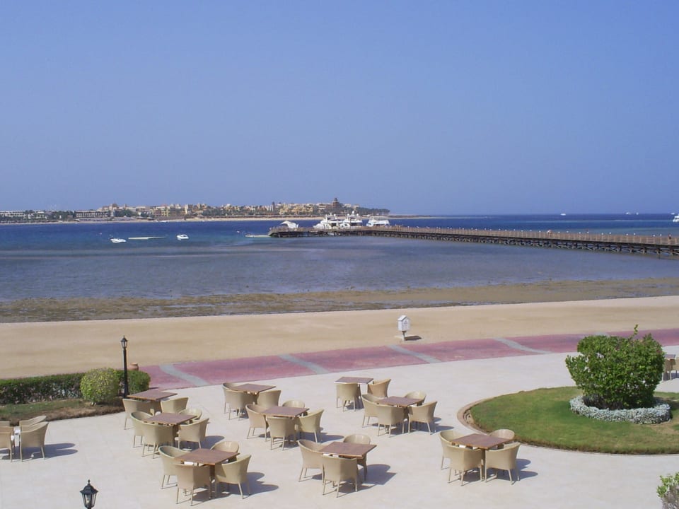 Blick zum Steg/ Hausriff Cleopatra Luxury Resort Makadi Bay