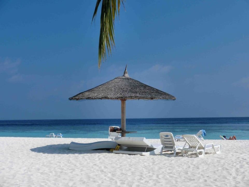 Am Strand von Athuruga ananea Diamonds Athuruga