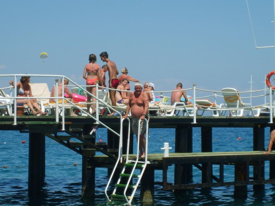 Badebrücke am Strand Le Jardin Resort