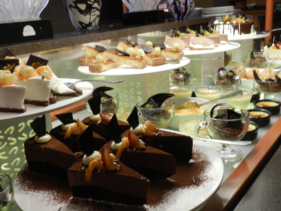 Kunstvoll dekorierter Nachtisch Megasaray Club Belek