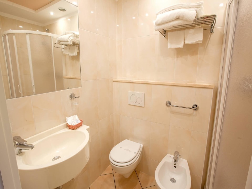 Toilet Hotel Sileoni