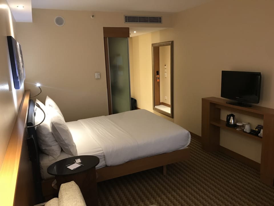 Zimmer Hampton by Hilton Berlin City West